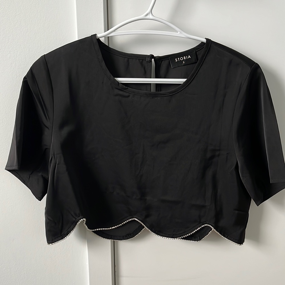 Crop shirt with crystals